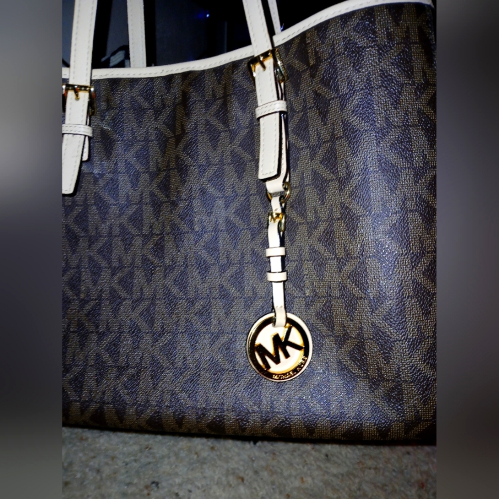 Michael Kors Signature Tote Bag in Brown and Cream